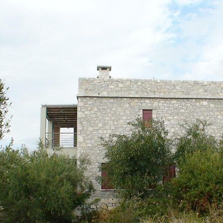 Thelgi Villa Каламата Екстериор снимка