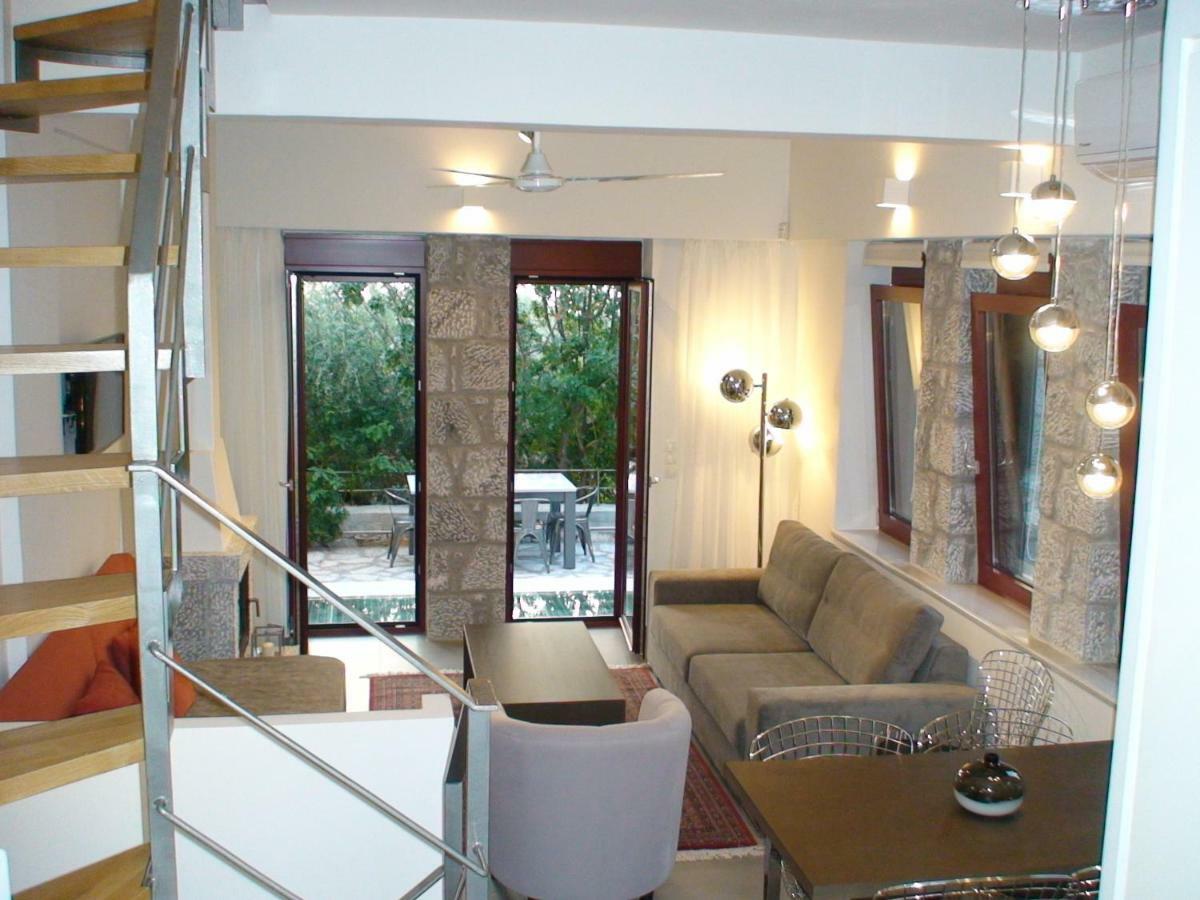 Thelgi Villa Каламата Екстериор снимка