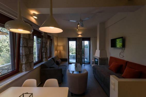 Thelgi Villa Каламата Екстериор снимка