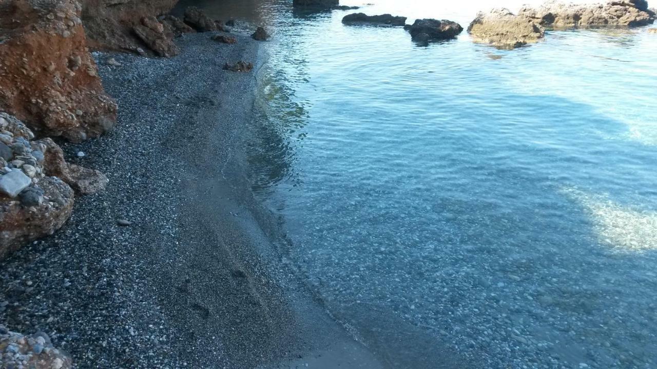 Thelgi Villa Каламата Екстериор снимка
