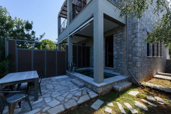 Thelgi Villa Каламата Екстериор снимка