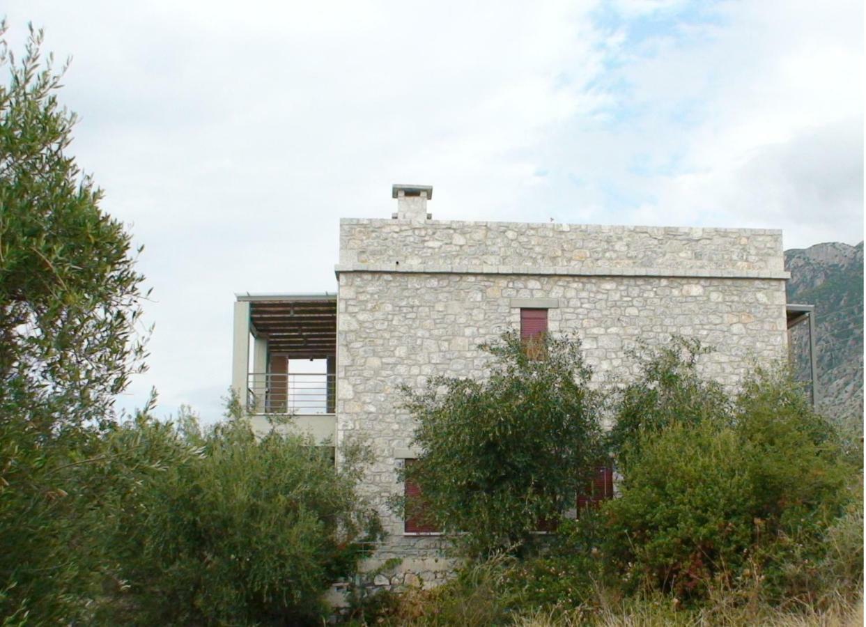 Thelgi Villa Каламата Екстериор снимка